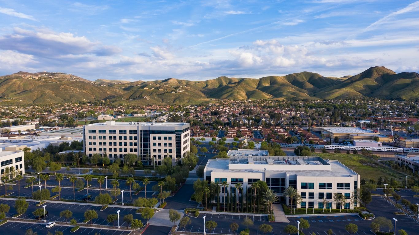 Sell my house fast in Corona, CA
